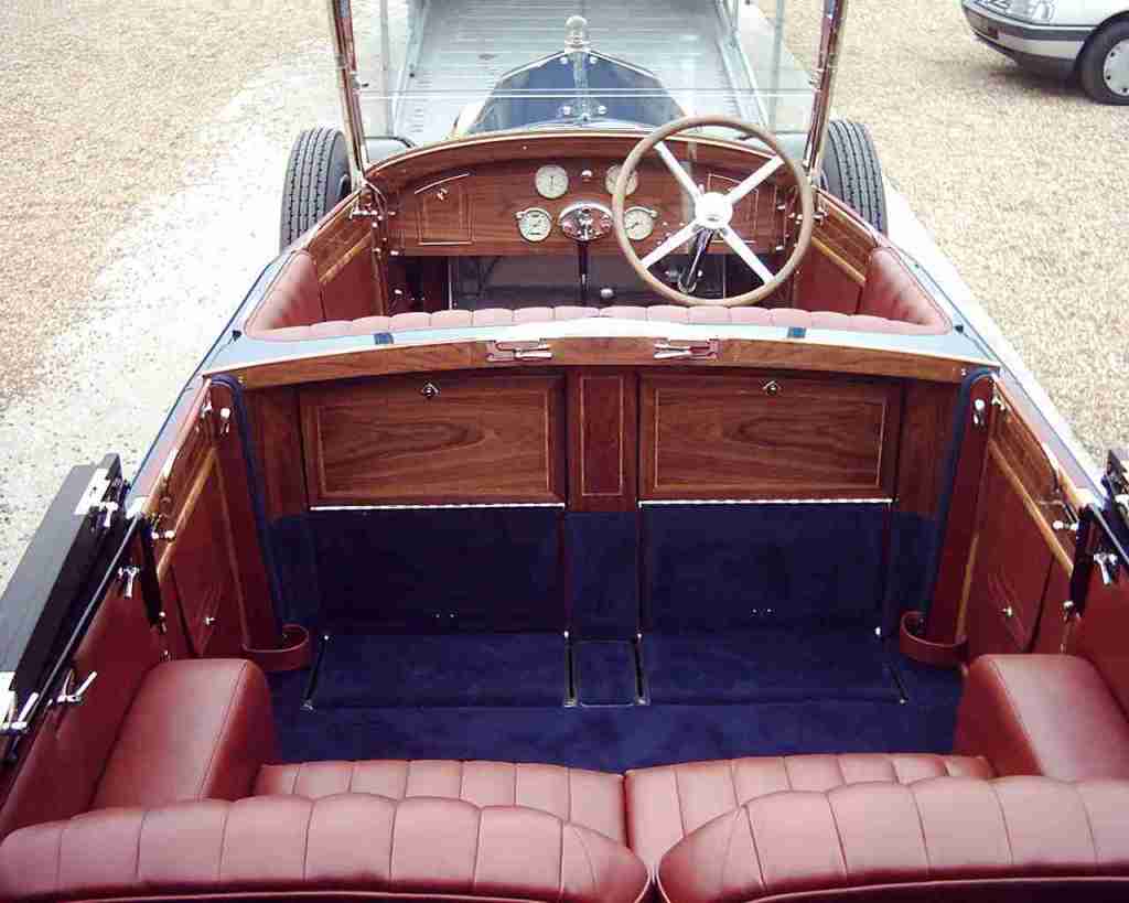 Restauration de l'ébénisterie d'une Excelsior